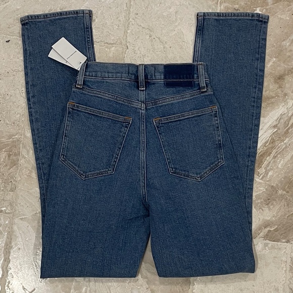 NWT Abercrombie Slim Straight Ultra High Rise Jean (Size 23) - Picture 3 of 6